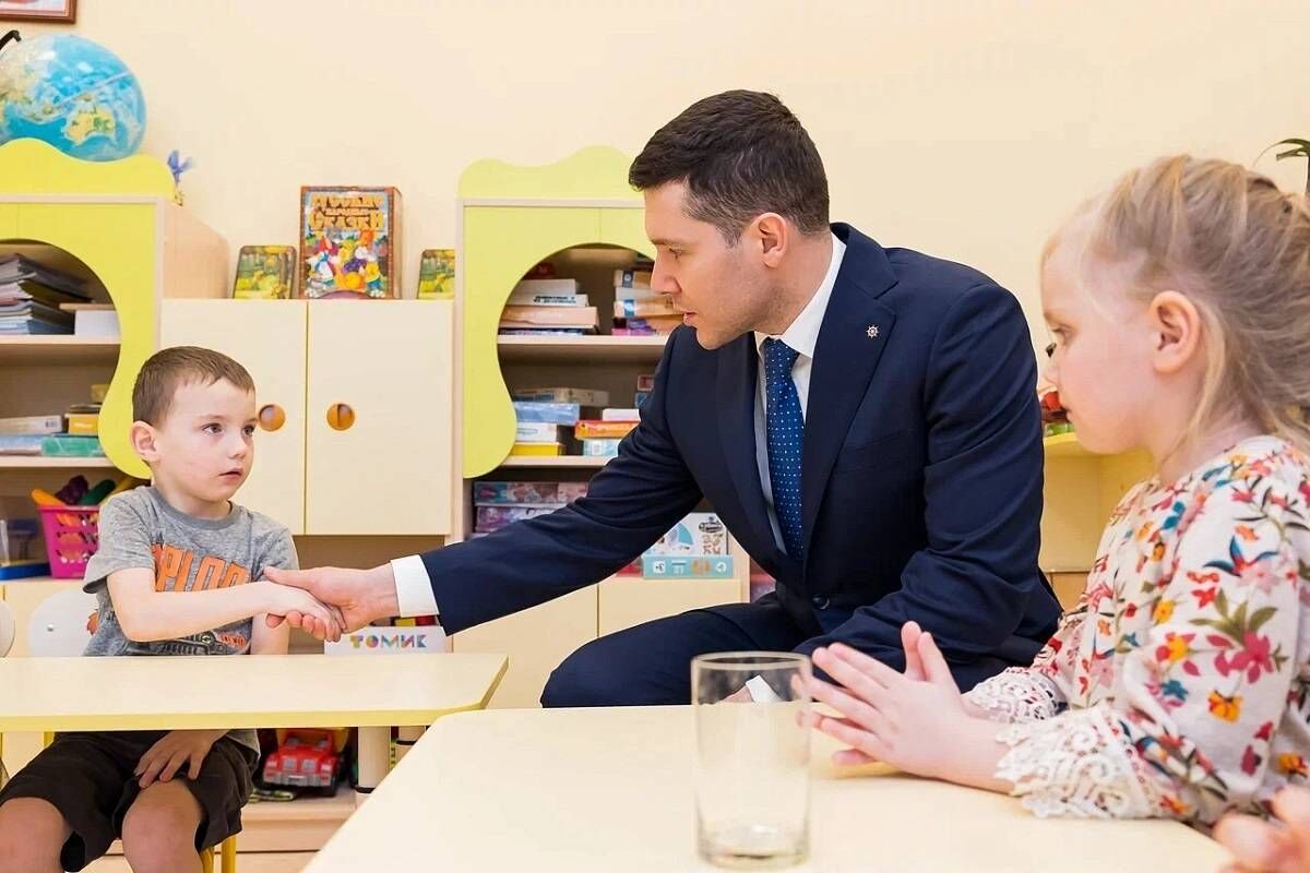 Антон Алиханов: Мы продолжаем активно строить детсады в поселках