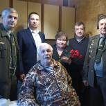 Сторонники партии поздравили с 90-летием жителя района Тропарево-Никулино
