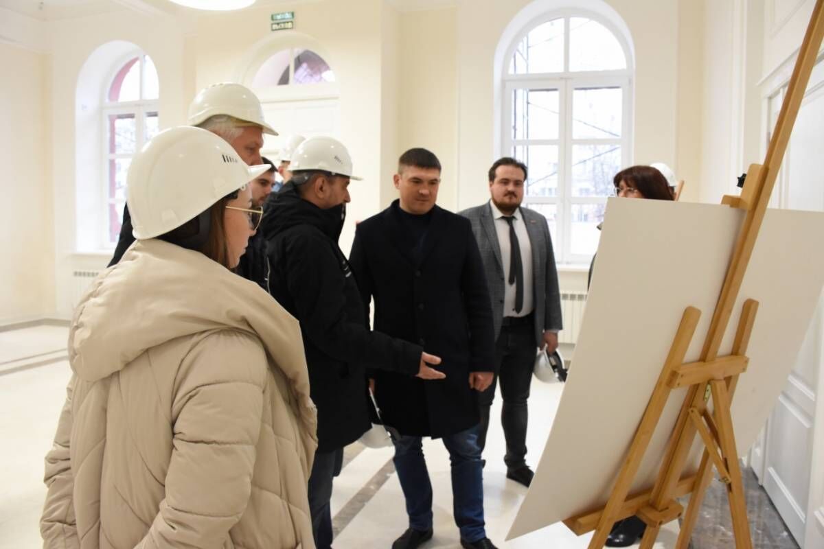 Качественно и в срок: депутаты проверили, как идёт капремонт Белгородского лицея №9
