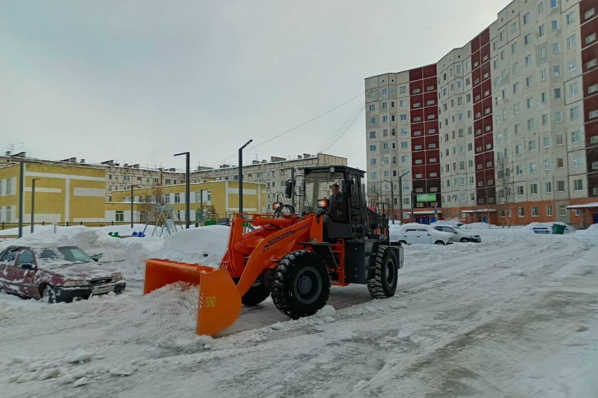 Надымские единороссы проверили качество уборки снега на улицах города