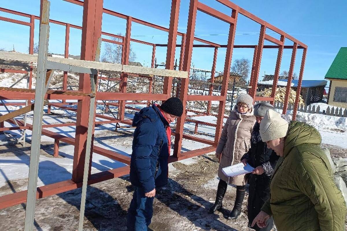 Поликлиники, школы, общественные пространства: «Единая Россия» оценила ход строительных работ на социальных объектах