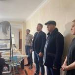 Артем Бичаев оказал помощь в проведении ремонта семье участника СВО