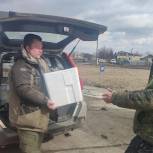Более двух тонн гуманитарной помощи передали единороссы запада Москвы бойцам на купянском направлении