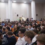 В Ленинградской области «Единая Россия» организовала для школьников день ИТ-профориентации