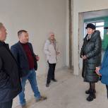 «Партийный десант» проверил ход ремонтных работ в школе Моркинского района