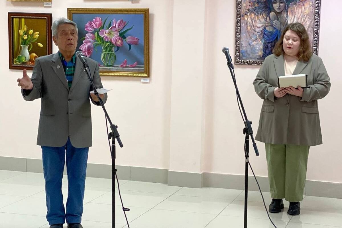 В Элисте провели открытый микрофон, посвященный Дню калмыцкой поэзии
