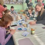 В Ноябрьске провели мастер-класс по росписи дерева для семей участников СВО