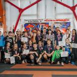 «Молодая Гвардия Единой России» организовала соревнования по гиревому спорту в Азове