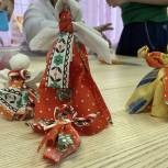 Единороссы района Можайский помогли организовать для особенных детей мастер-класс по изготовлению кукол