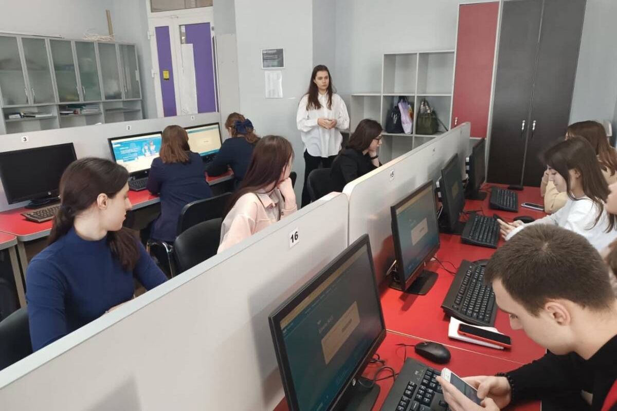 Астраханцы написали «Диктант ЖКХ», который прошёл в рамках проекта «Жители МКД» партии «Единая Россия»
