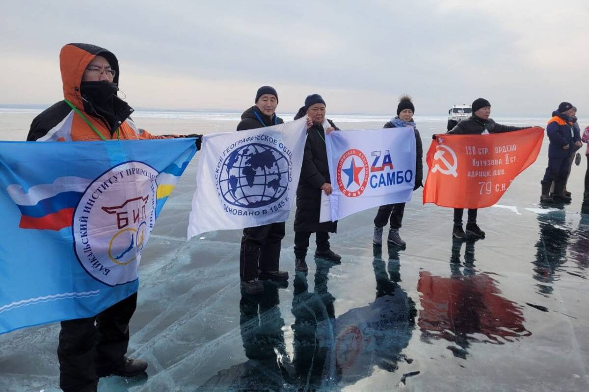 В минувшие выходные прошла акция «Встреча Белого месяца на льду Байкала»