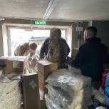 Активисты «Единой России» из Новой Москвы передали гуманитарную помощь участникам СВО