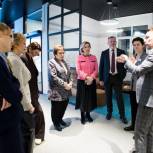 Сергей Горняков посетил московский Единый центр поддержки участников СВО и их семей