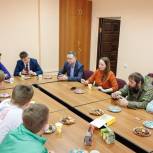 Волонтёры Екатеринбурга встретились с семьей мобилизованного