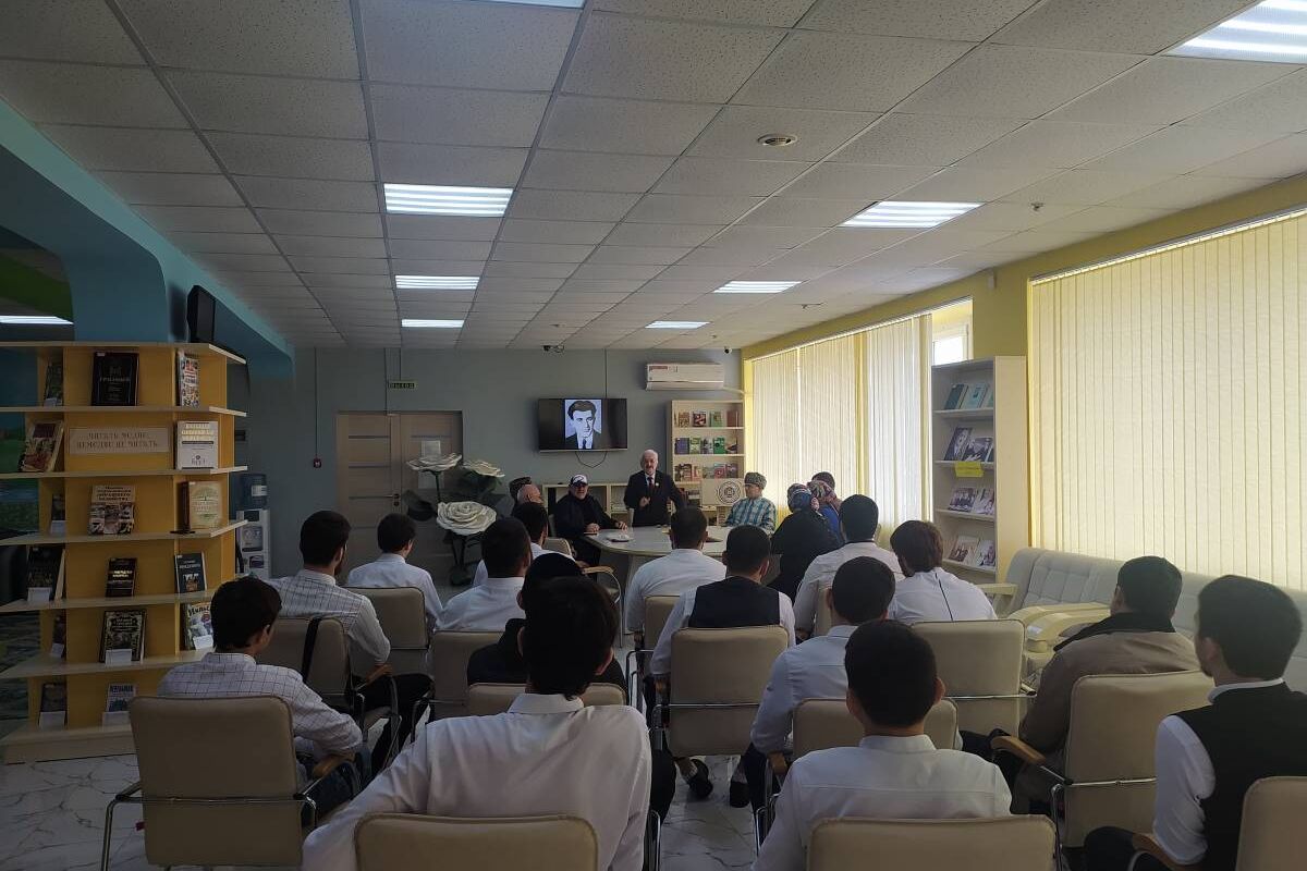 В рамках проекта «Культура малой Родины» школьники встретились с писателями Чеченской Республики