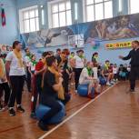 При поддержке каменских единороссов в средней школе № 1 состоялся спортивный праздник