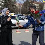 «Единая Россия» организовала поздравления женщин в Чеченской Республике