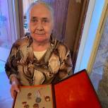 Активистку партии Советского района поздравили с 85-летием