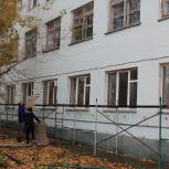 «Партийный десант» «Единой России» контролирует капитальный ремонт поликлиники в ЗАТО Знаменск