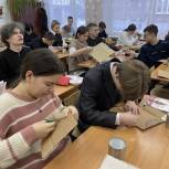 В Ивановской области проходят мастер-классы по изготовлению вещей, необходимых нашим военнослужащим в зоне боевых действий