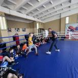 «Молодая Гвардия Единой России» организовала в Мелитополе мастер-классы по боксу и самбо с участием Чемпионов мира
