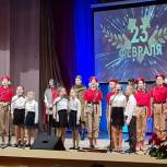 В Умбе провели благотворительный концерт в поддержку СВО и вручили Орден Красной Звезды семье ветерана ВОВ