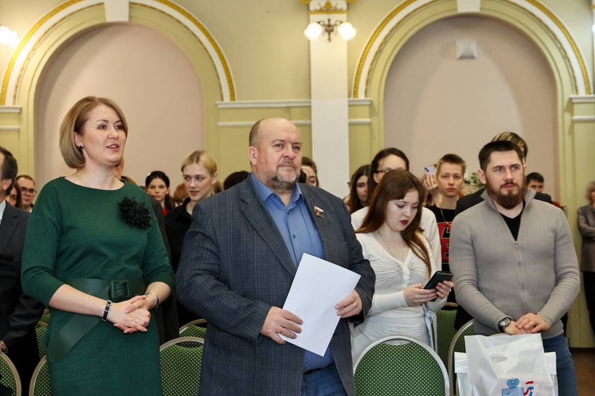 Студентов и педагогов Самарского  государственного института культуры поздравили с профессиональным праздником