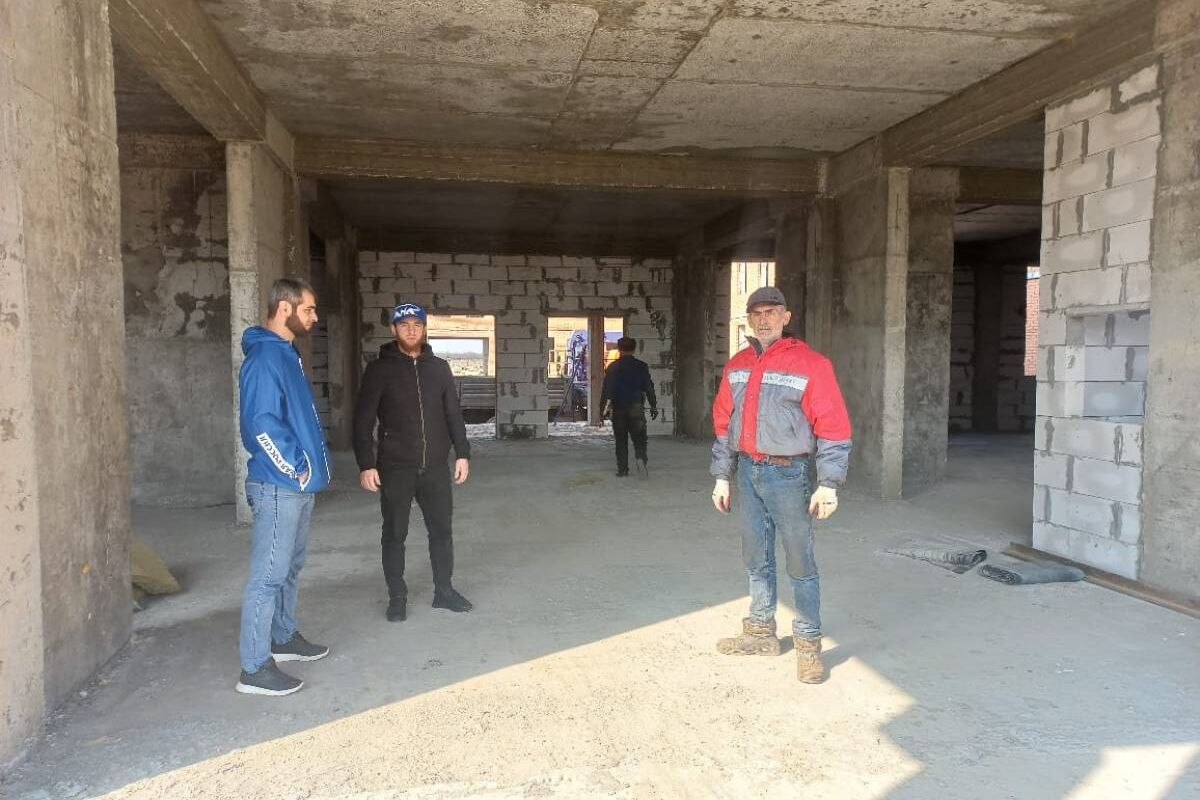 В Курчалоевском районе строится школа на 720 учеников