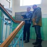 Александровск-сахалинские партийцы мониторят состояние подъездов