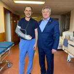 Сергей Михайлов навестил раненных воинов-забайкальцев в военных госпиталях