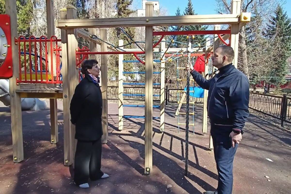 В Саратове проходит мониторинг спортивных и игровых площадок на соответствие их нормам безопасности