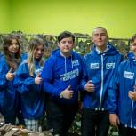 Молодогвардейцы и жители Дёмского района изготовили маскировочные сети