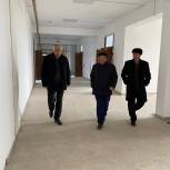 Фирудин Раджабов ознакомился с ходом строительства школы в Докузпаринском районе