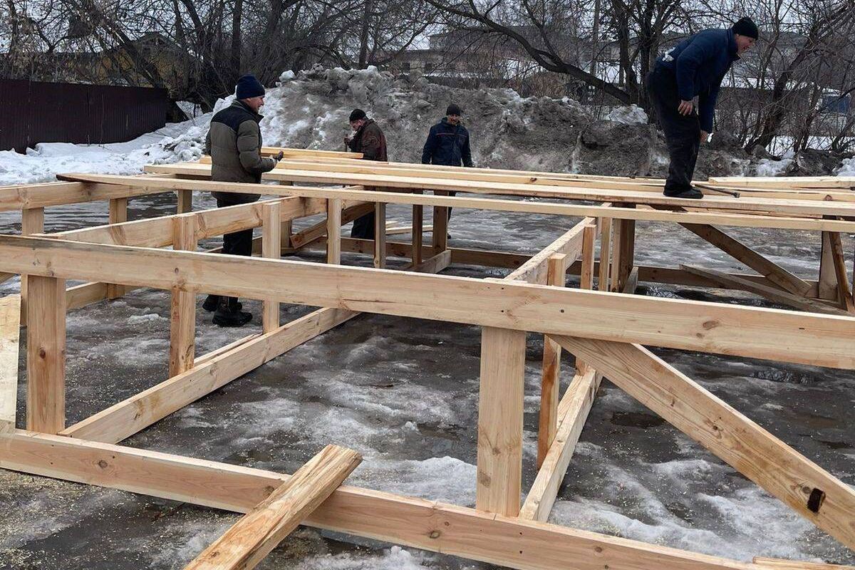 Волонтеры, сторонники «Единой России» помогают городу в подготовке к Алексеевской ярмарке