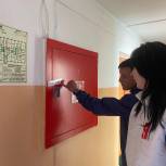 Молодогвардейцы Белорецка провели мониторинг по соблюдению норм и правил пожарной безопасности в общежитии