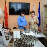 «Единая Россия» проводит мастер-классы по изготовлению масксетей и блиндажных свечей в регионах