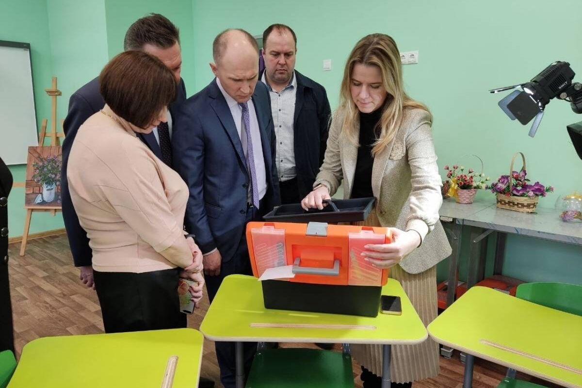 «Партийный десант» в Износках