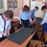 В Куюргазинском районе к плетению маскировочных сетей присоединились школьники