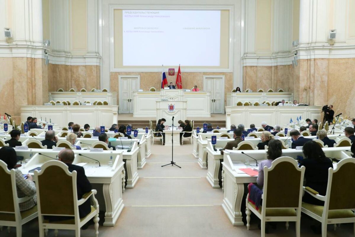 Заксобрание Петербурга поддержало инициативу единороссов о бесплатном обучении инвалидов новым специальностям