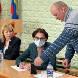 Депутаты от «Единой России» решили медицинские вопросы жителей Ловозерского района
