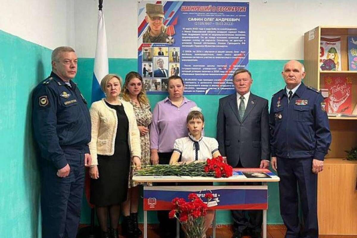 По инициативе «Единой России» в Тульской области установили Парту Героя