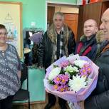 В Надыме партийцы поздравили работников бытового обслуживания населения и ЖКХ