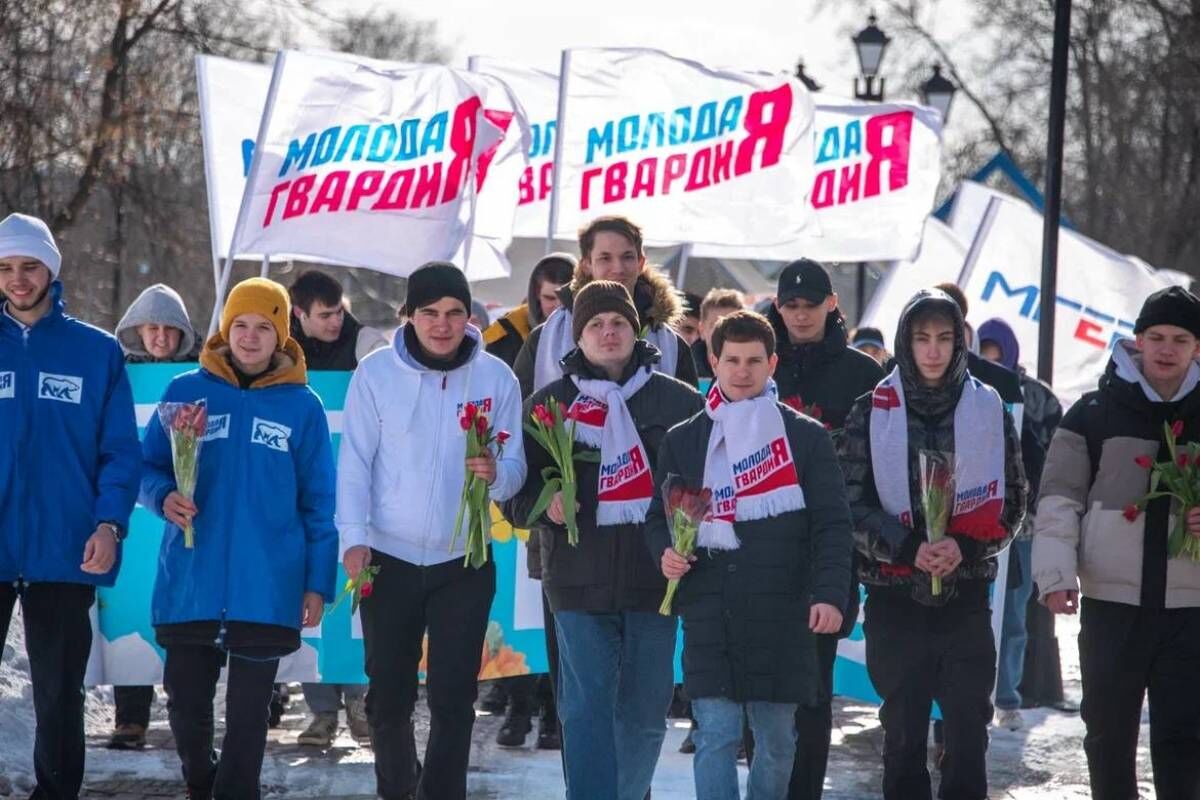 Активисты МГЕР в Подмосковье поздравили с 8 марта семьи участников СВО,  женщин-военнослужащих, работниц медучреждений