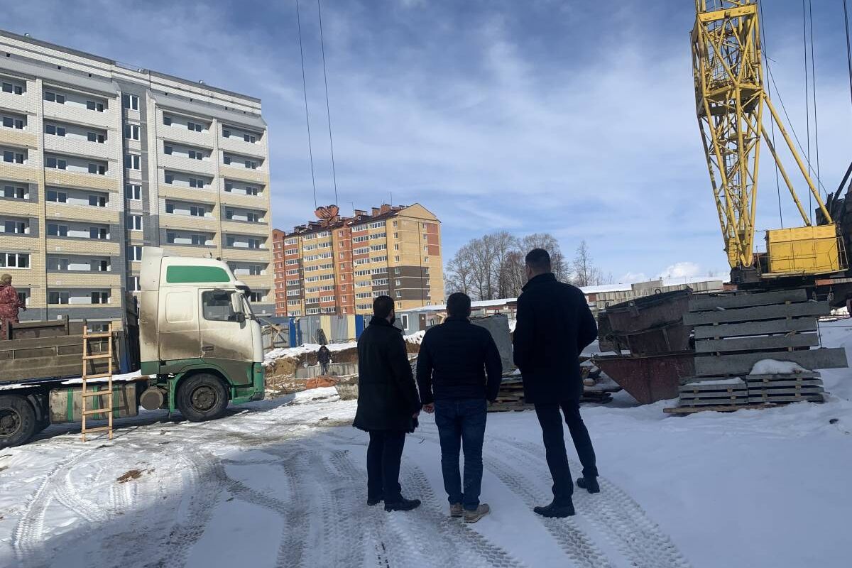 Партийный десант проверил строительство нового дома для детей-сирот |  16.03.2023 | Йошкар-Ола - БезФормата