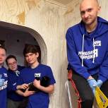 Сыктывкарские Молодогвардейцы оказывают помощь в ремонте квартиры семье военнослужащего