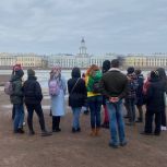 В Санкт-Петербурге сторонники «Единой России» провели экскурсию для молодёжи по историческим местам