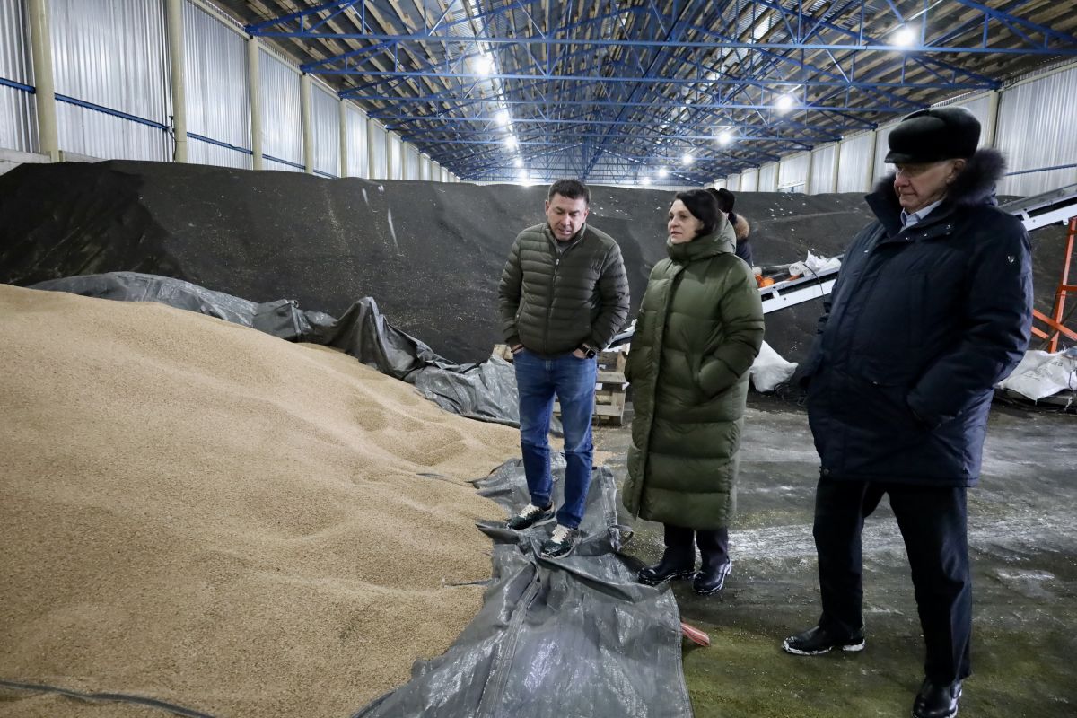 Наталья Пыжикова посетила сельхозпредприятие «Победа» в Казачинском районе