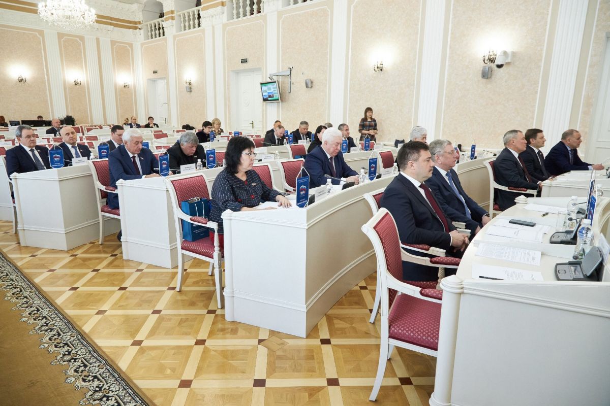 В региональном парламенте состоялось очередное заседание фракции «Единая Россия»
