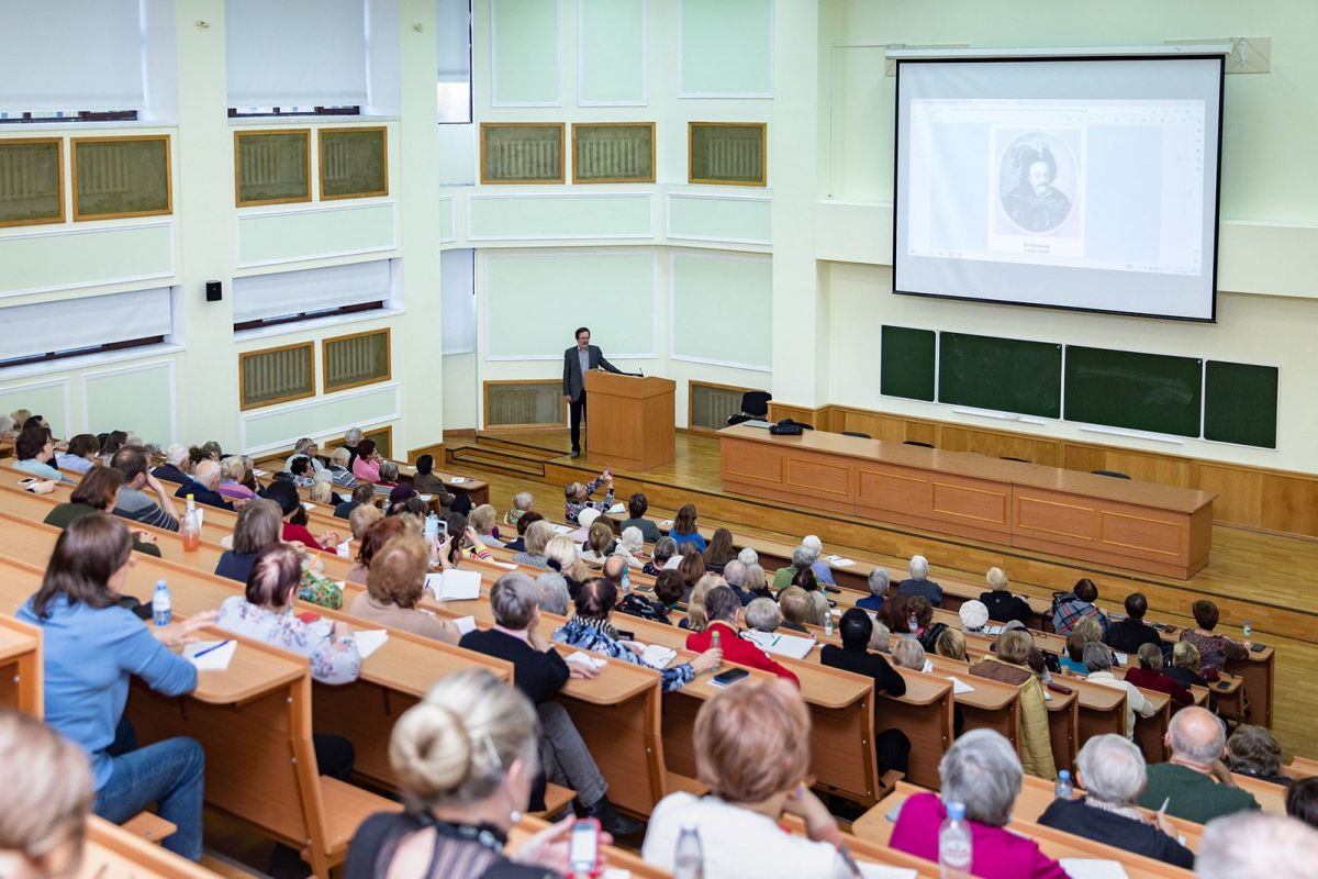 Сергей Собянин: Участники «Московского долголетия» могут посещать занятия в  20 вузах