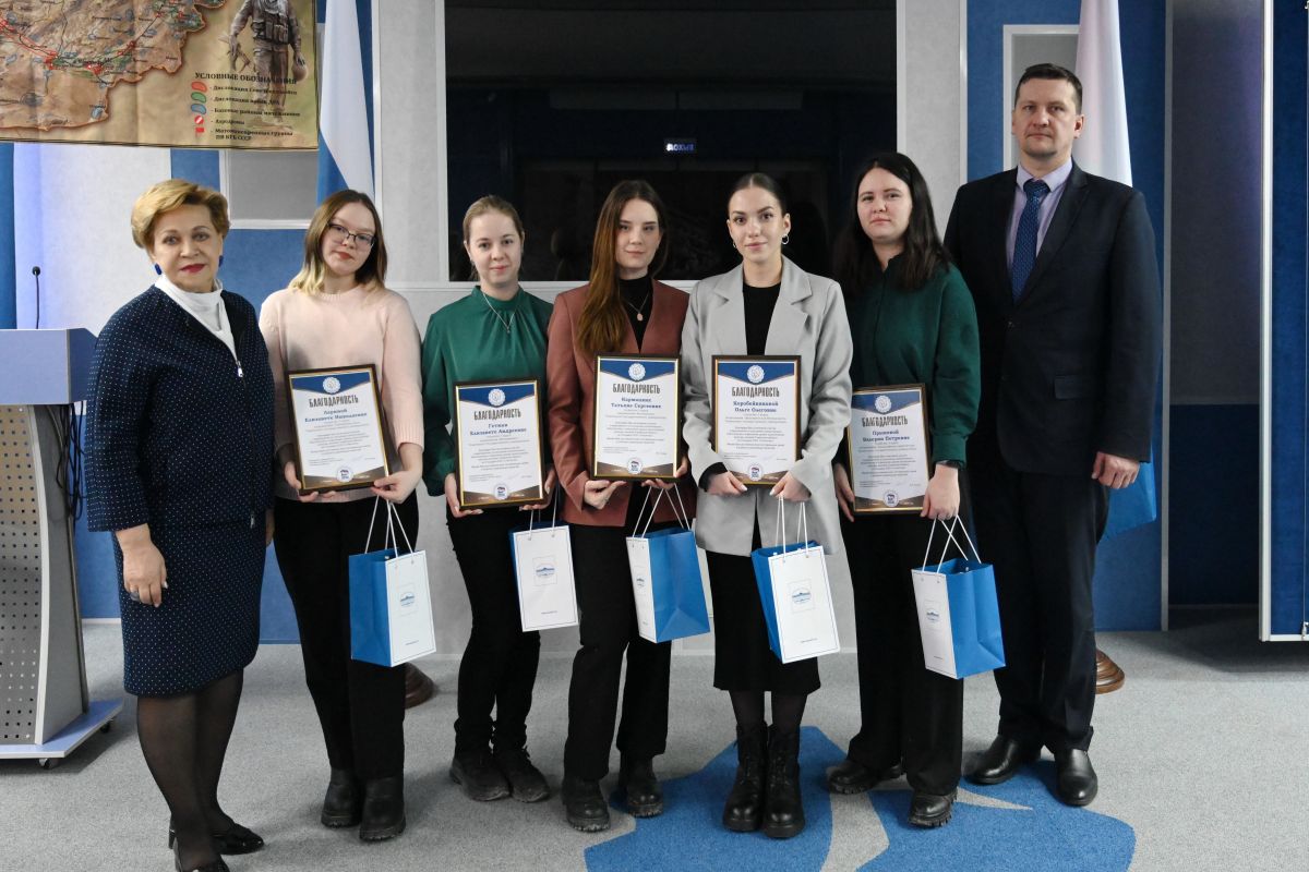 Студентов ТюмГУ наградили благодарностями партийного проекта «Чистая страна»